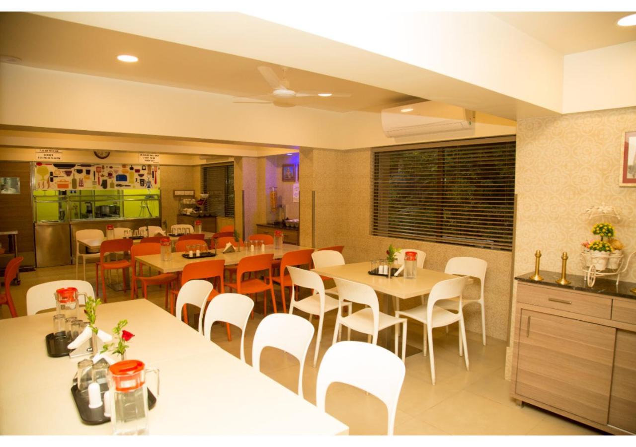 Ashok Deluxe Apartments, Marol Andheri East Мумбаи Экстерьер фото