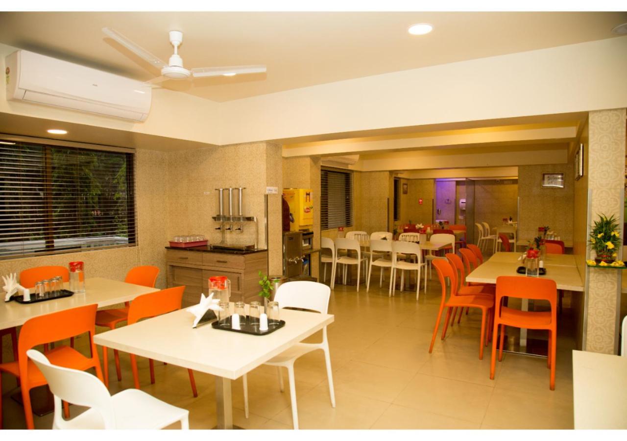 Ashok Deluxe Apartments, Marol Andheri East Мумбаи Экстерьер фото