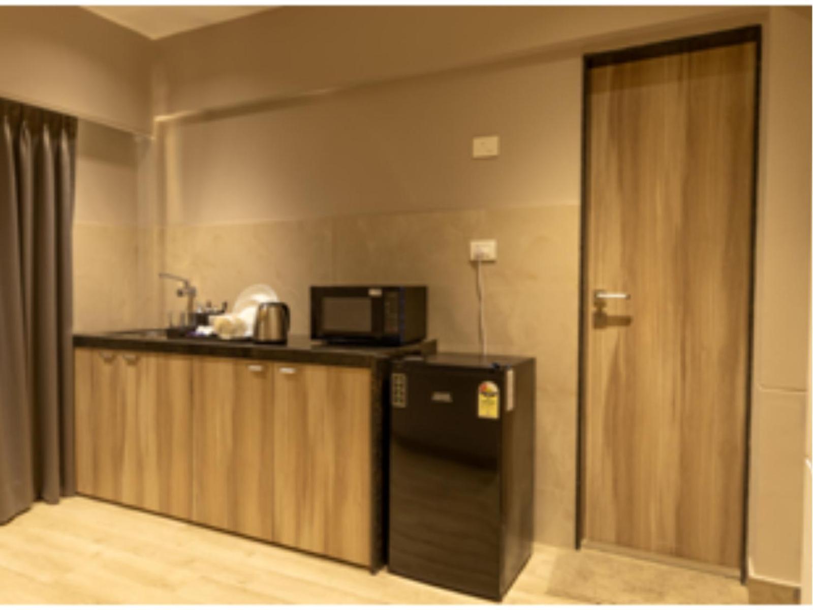 Ashok Deluxe Apartments, Marol Andheri East Мумбаи Экстерьер фото